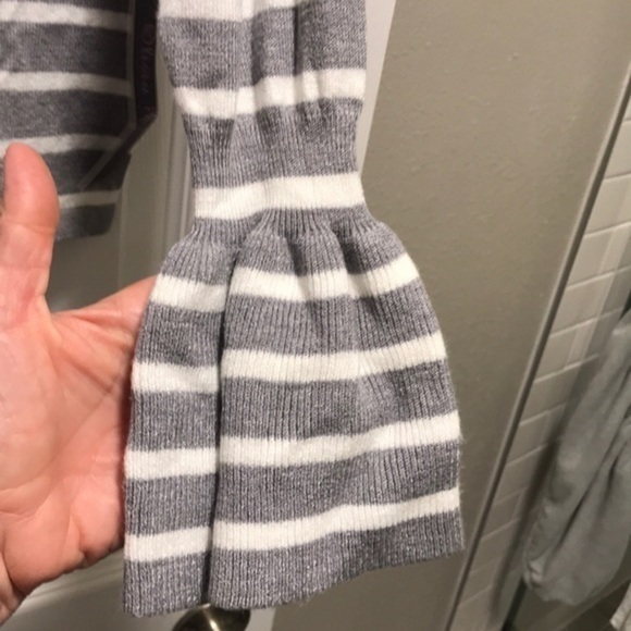 Olivia Sky Women’s gray stripe ruffle sweater, size XL. - Picture 5 of 6